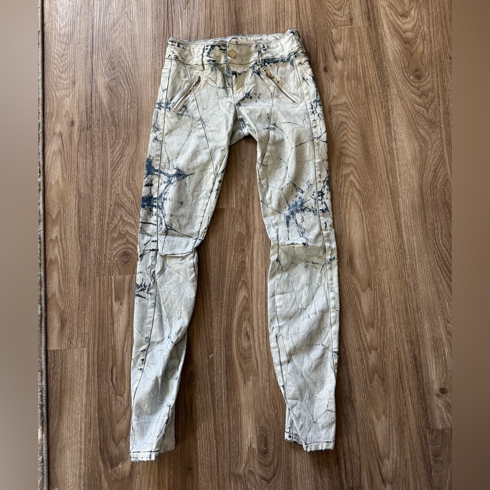 Guess Blue and White Distressed Jeans